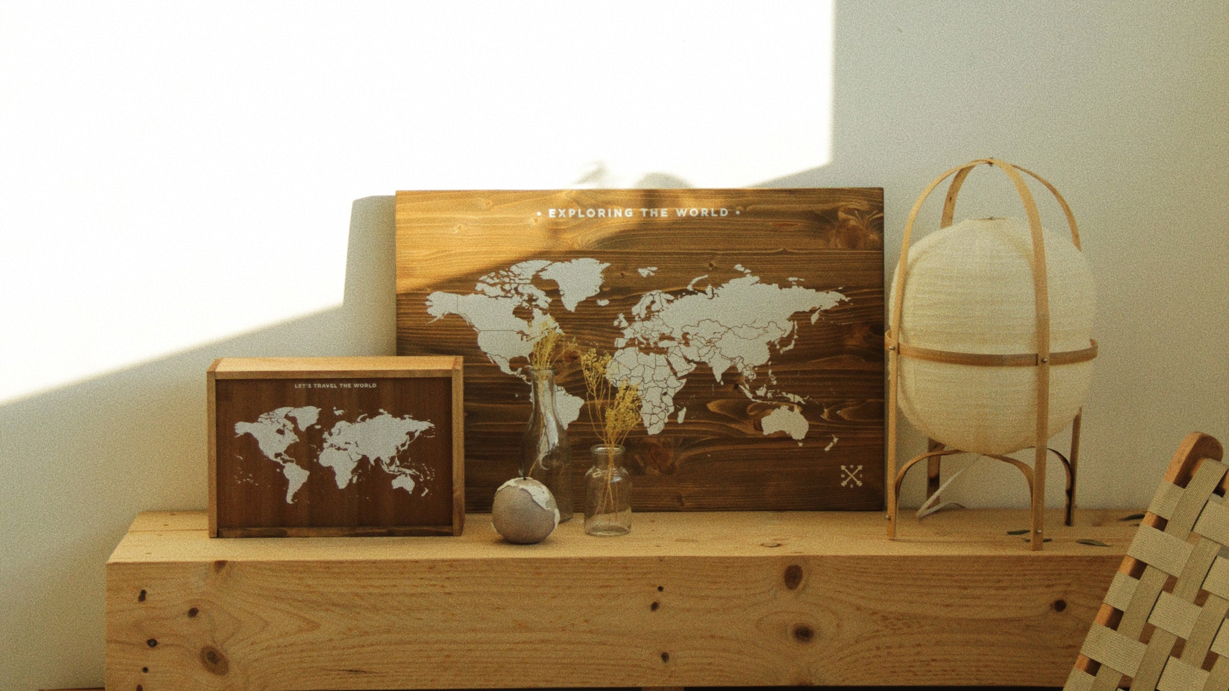 Mapa del mundo silueta 3D en madera natural – Misswood